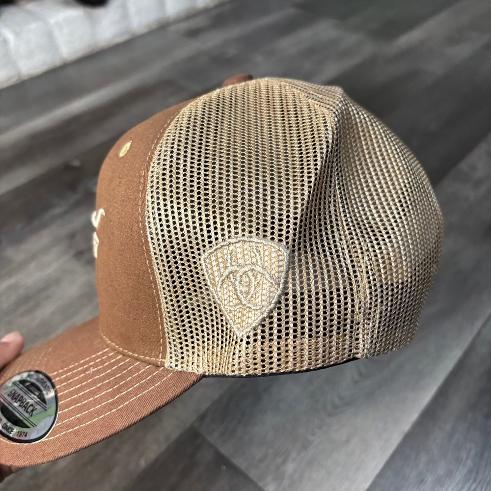Ariat Mens Brown Longhorn Logo Mesh Back Trucker Hat Snapback Cap Yupoong - Picture 2 of 3